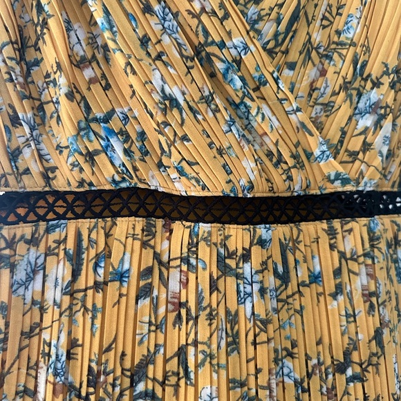 Lulu’s: Such Sophistication Yellow Floral Print Pleated Maxi Dress - Picture 3 of 6